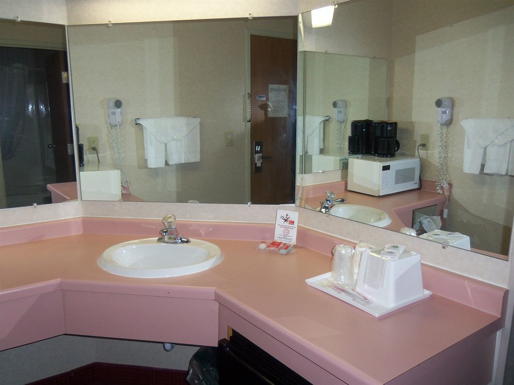 Quality Inn Arena Wilkes-Barre Εξωτερικό φωτογραφία